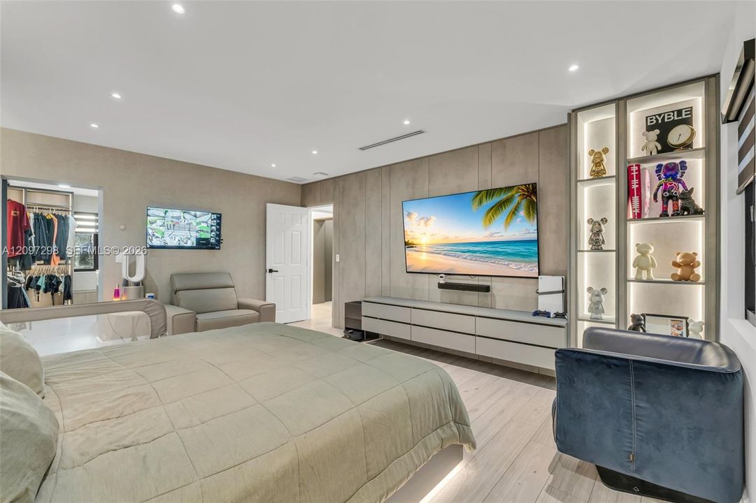 For Sale: $1,020,000 (3 beds, 2 baths, 1161 Square Feet)