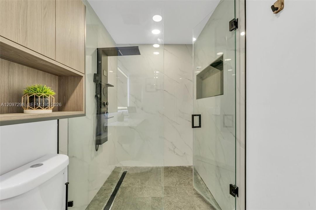 For Sale: $1,020,000 (3 beds, 2 baths, 1161 Square Feet)