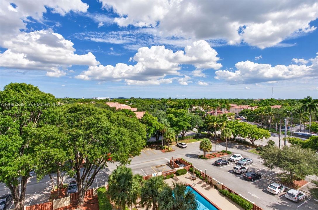 For Sale: $175,000 (2 beds, 2 baths, 1250 Square Feet)