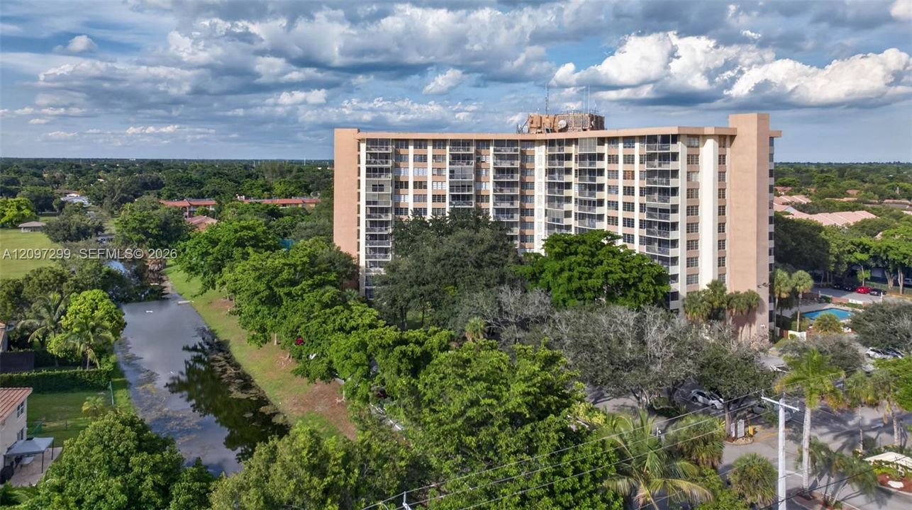 For Sale: $175,000 (2 beds, 2 baths, 1250 Square Feet)