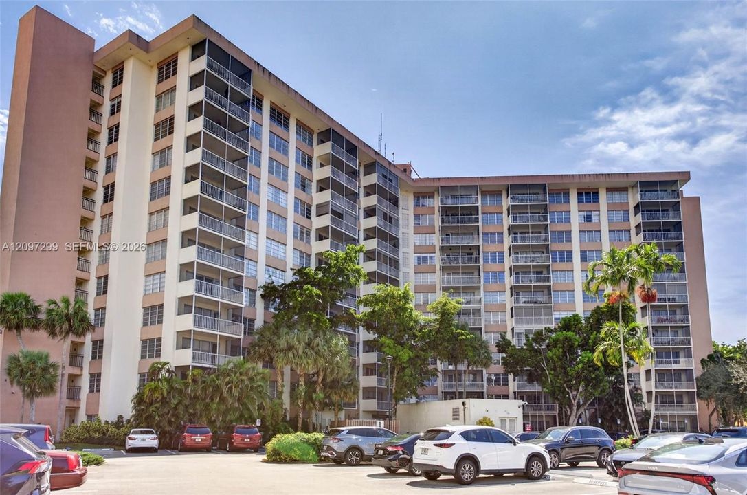 For Sale: $175,000 (2 beds, 2 baths, 1250 Square Feet)