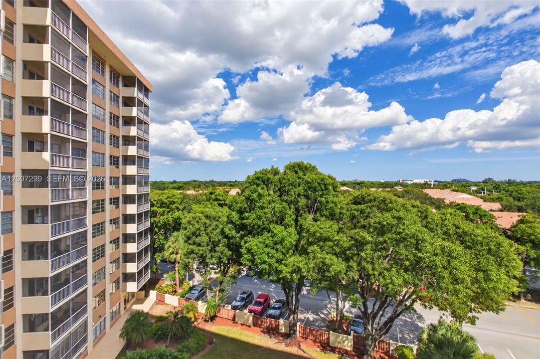 For Sale: $175,000 (2 beds, 2 baths, 1250 Square Feet)