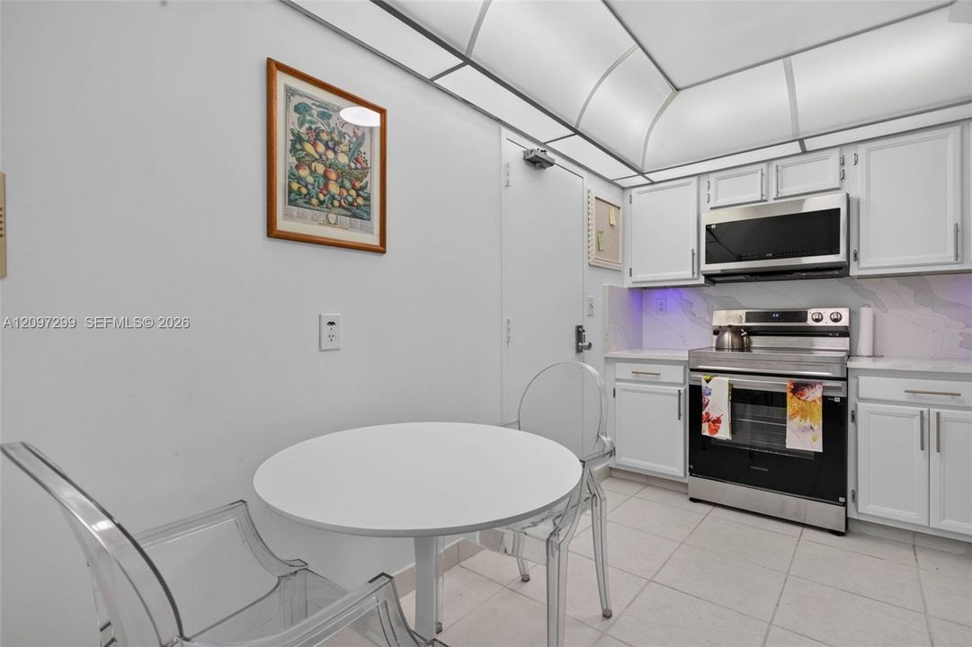 For Sale: $175,000 (2 beds, 2 baths, 1250 Square Feet)