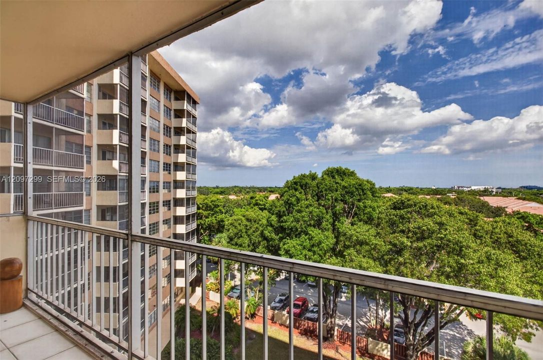 For Sale: $175,000 (2 beds, 2 baths, 1250 Square Feet)