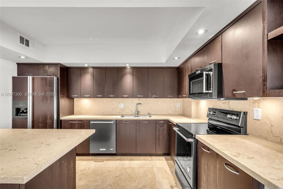 For Rent: $7,400 (2 beds, 2 baths, 1600 Square Feet)