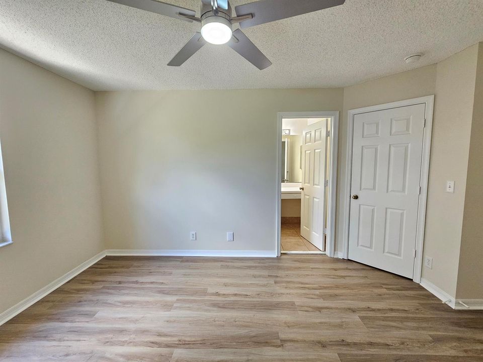 Bedroom 1 (4)