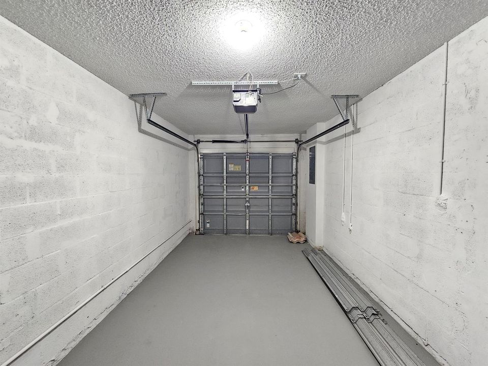 Garage (2)