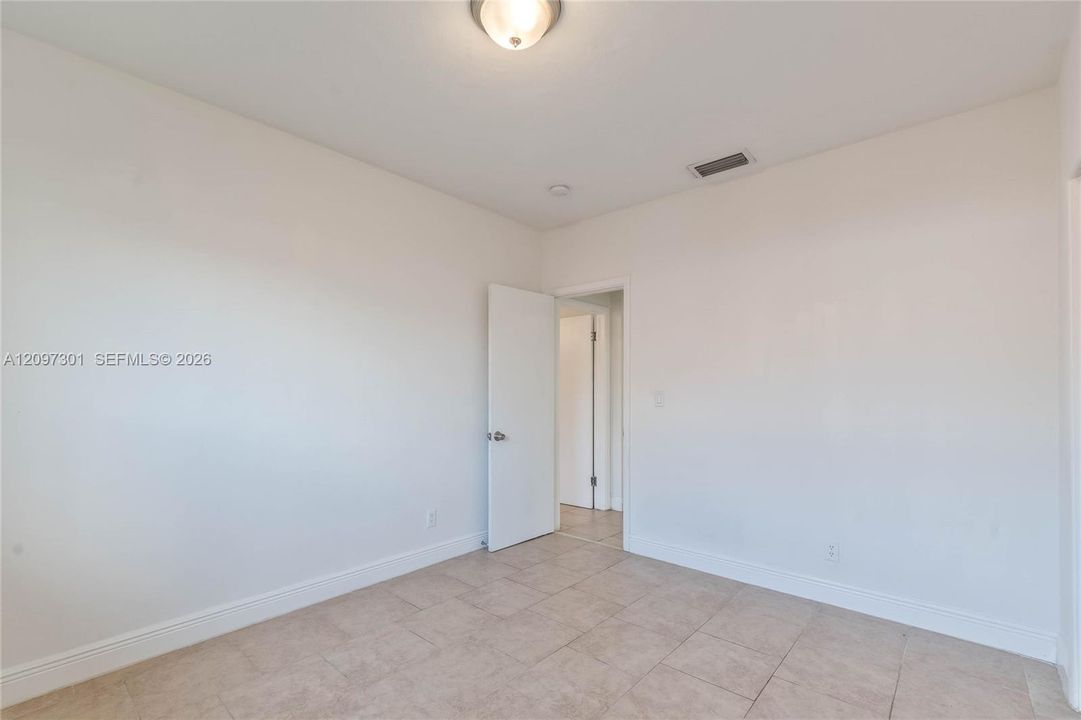 En Renta: $4,000 (4 camas, 2 baños, 1766 Pies cuadrados)