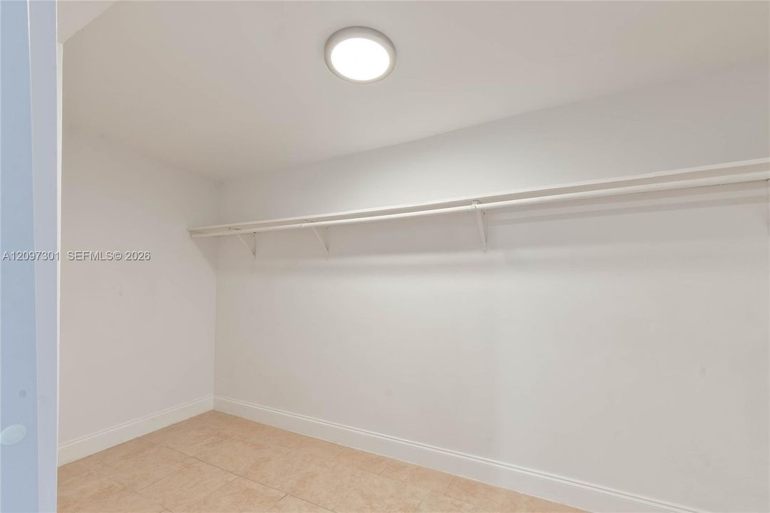 En Renta: $4,000 (4 camas, 2 baños, 1766 Pies cuadrados)