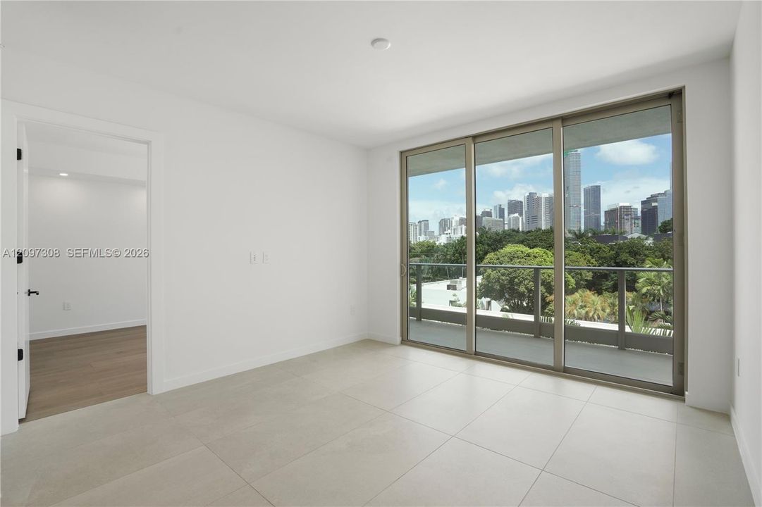 For Rent: $10,000 (1 beds, 2 baths, 864 Square Feet)