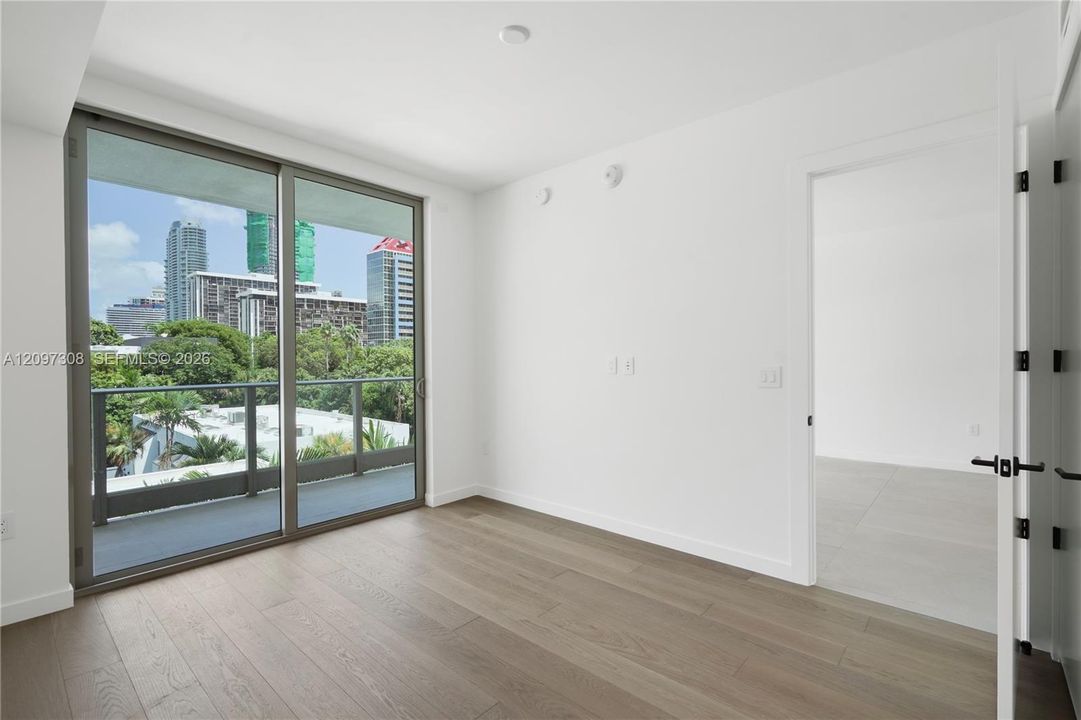 For Rent: $10,000 (1 beds, 2 baths, 864 Square Feet)