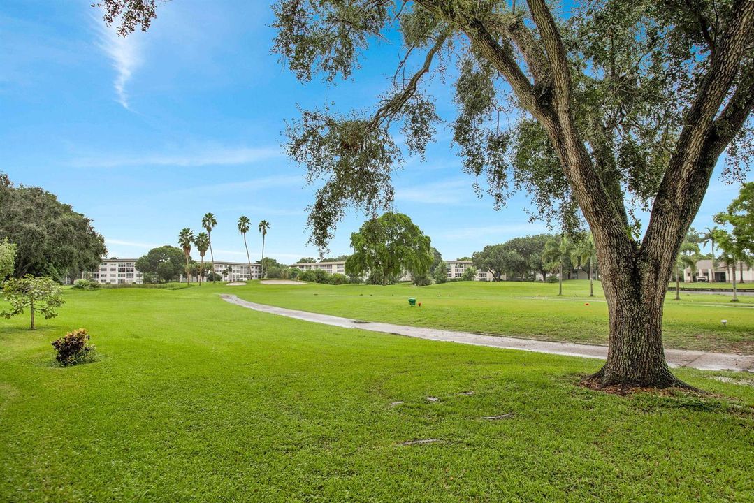 GOLF VIEW