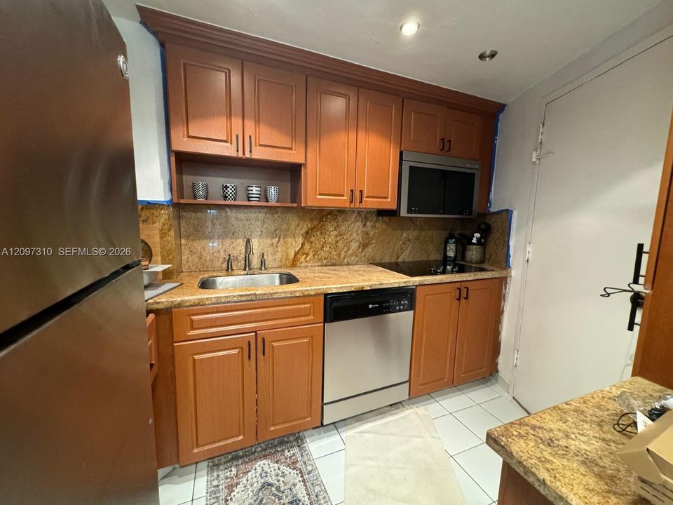 For Rent: $3,000 (1 beds, 1 baths, 600 Square Feet)