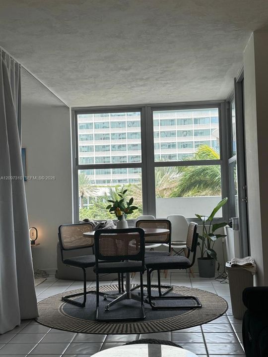 For Rent: $3,000 (1 beds, 1 baths, 600 Square Feet)
