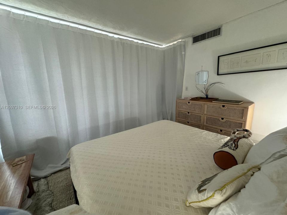 For Rent: $3,000 (1 beds, 1 baths, 600 Square Feet)