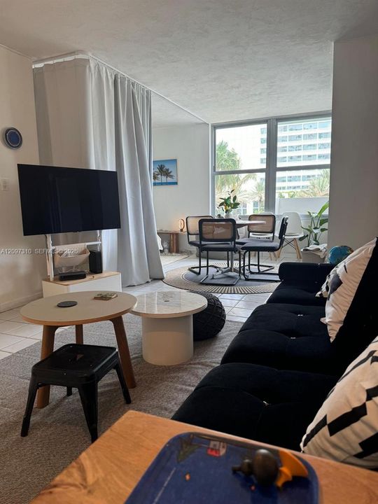 For Rent: $3,000 (1 beds, 1 baths, 600 Square Feet)