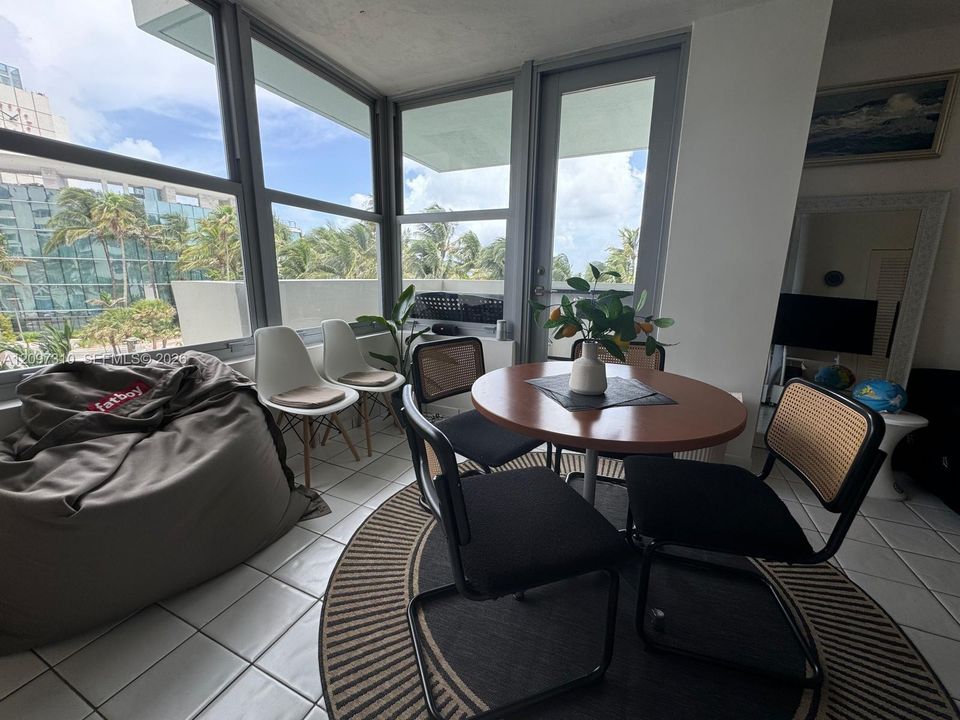 For Rent: $3,000 (1 beds, 1 baths, 600 Square Feet)