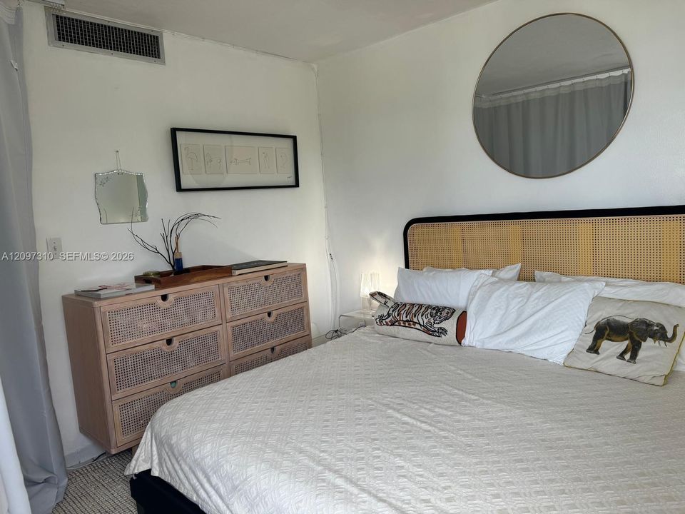 For Rent: $3,000 (1 beds, 1 baths, 600 Square Feet)