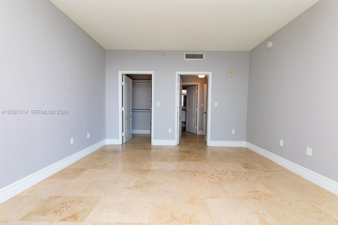 For Rent: $2,400 (1 beds, 1 baths, 762 Square Feet)