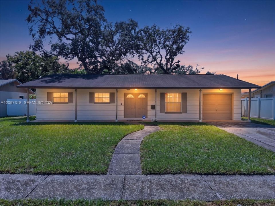 For Sale: $399,999 (3 beds, 2 baths, 1615 Square Feet)