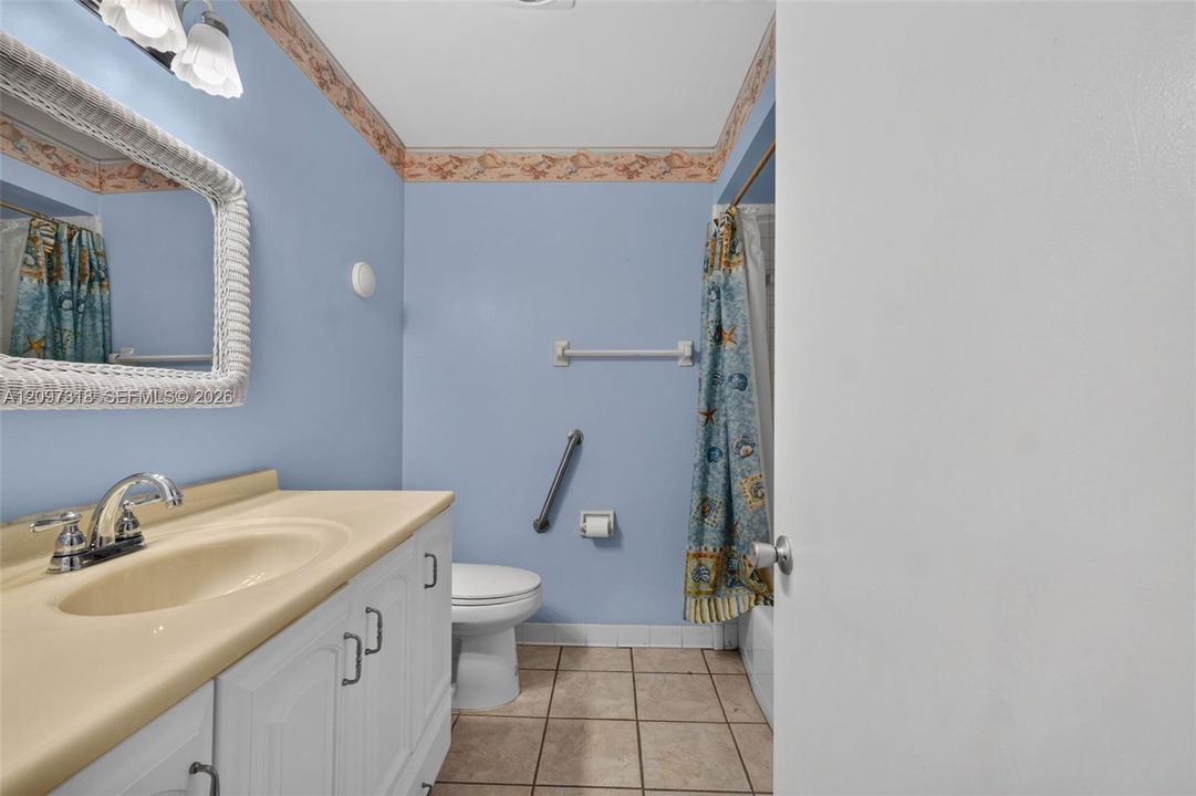 For Sale: $399,999 (3 beds, 2 baths, 1615 Square Feet)