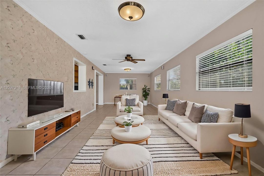 For Sale: $399,999 (3 beds, 2 baths, 1615 Square Feet)