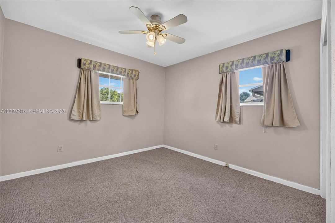For Sale: $399,999 (3 beds, 2 baths, 1615 Square Feet)