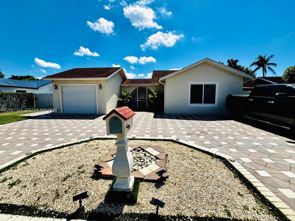 For Sale: $750,000 (4 beds, 2 baths, 1500 Square Feet)