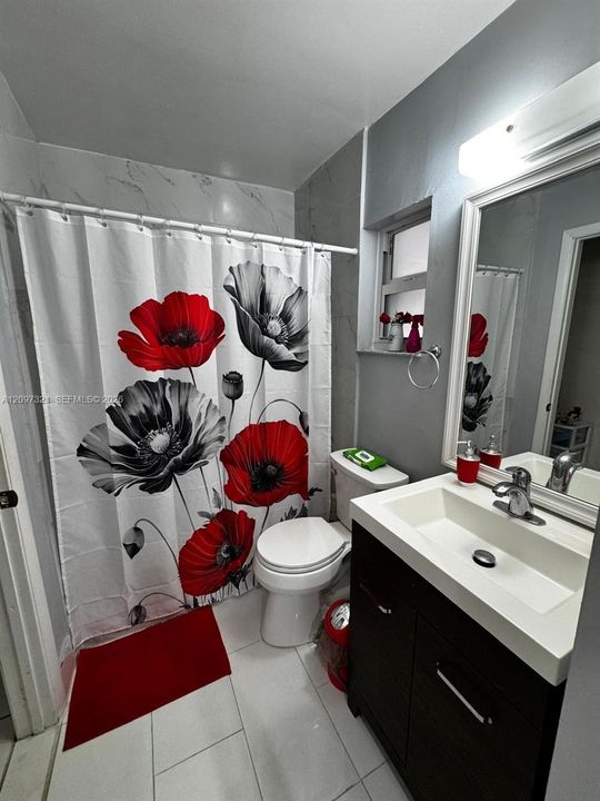 For Sale: $750,000 (4 beds, 2 baths, 1500 Square Feet)