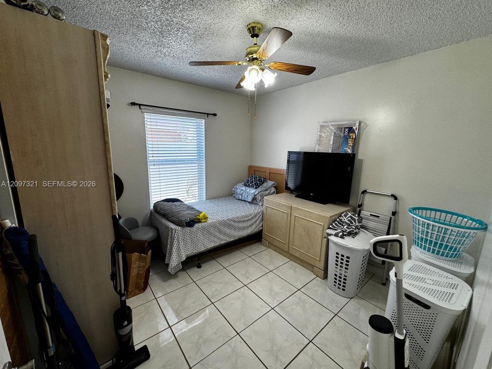 For Sale: $750,000 (4 beds, 2 baths, 1500 Square Feet)