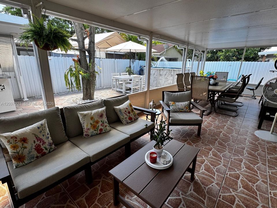 Outdoor Kitchen