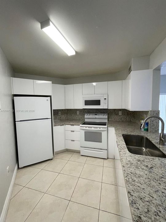 For Rent: $2,500 (2 beds, 2 baths, 1000 Square Feet)
