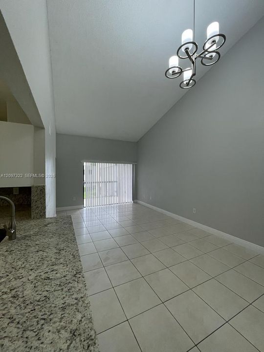 For Rent: $2,500 (2 beds, 2 baths, 1000 Square Feet)