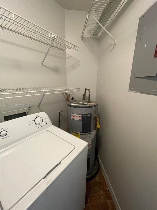 For Rent: $2,500 (2 beds, 2 baths, 1000 Square Feet)