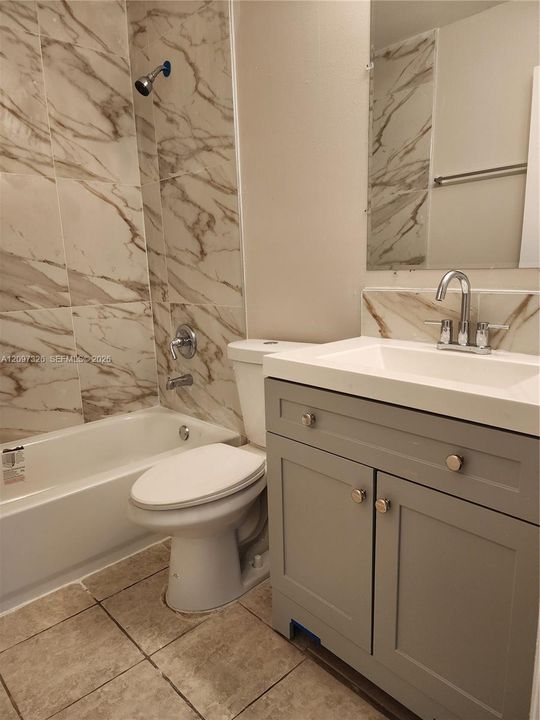 For Rent: $2,300 (3 beds, 2 baths, 930 Square Feet)