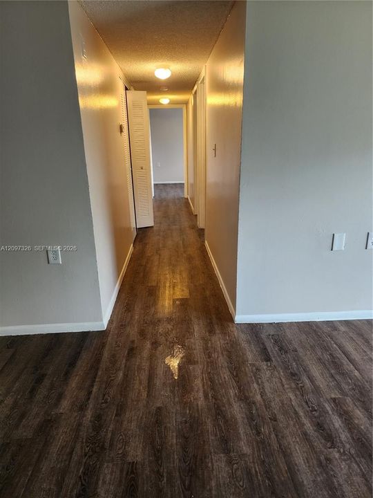 For Rent: $2,300 (3 beds, 2 baths, 930 Square Feet)