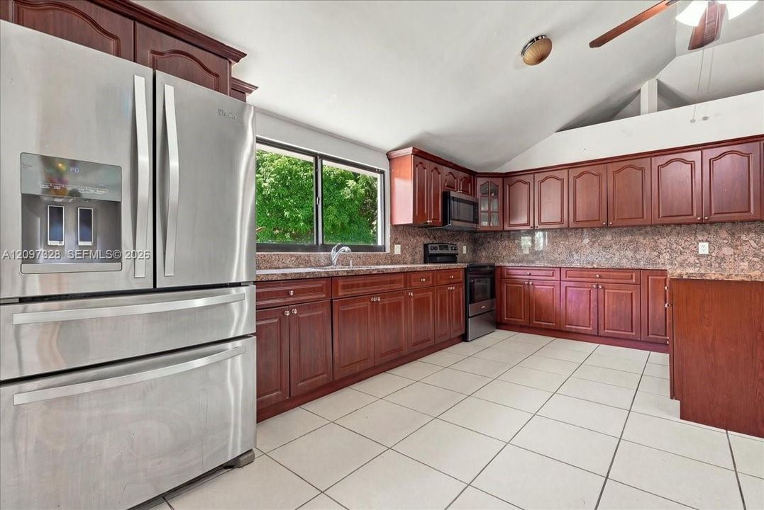 For Sale: $1,350,000 (4 beds, 2 baths, 1566 Square Feet)