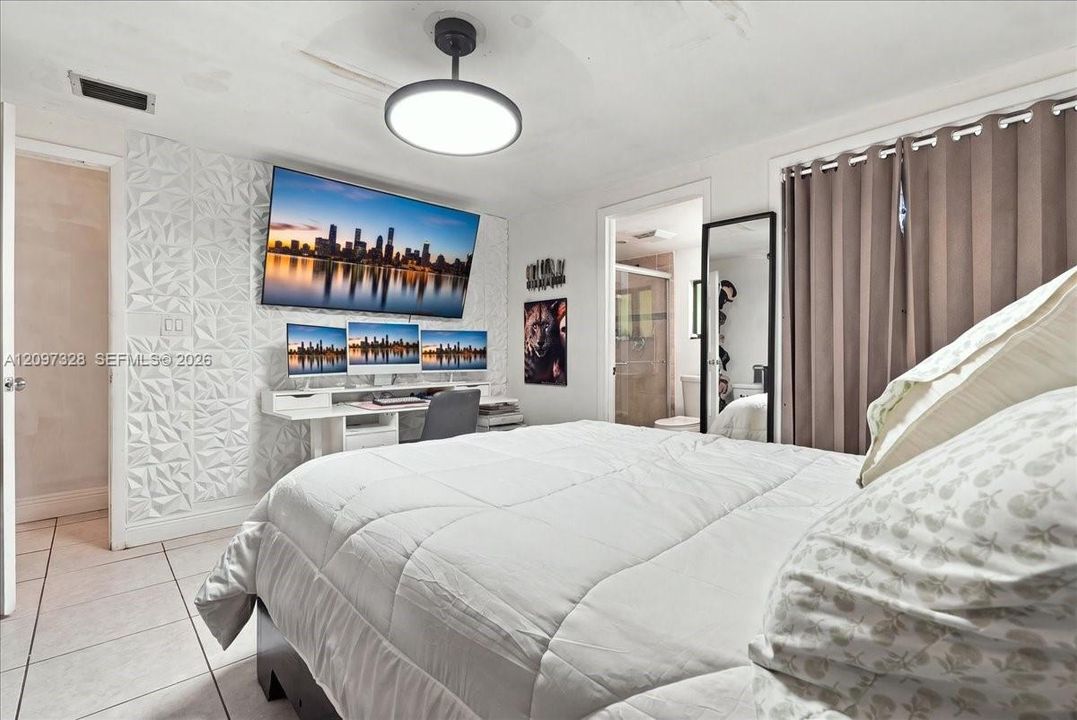 For Sale: $1,350,000 (4 beds, 2 baths, 1566 Square Feet)