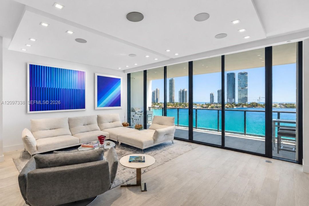 For Sale: $3,200,000 (3 beds, 4 baths, 2979 Square Feet)