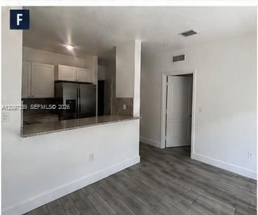 For Rent: $2,200 (3 beds, 2 baths, 1060 Square Feet)