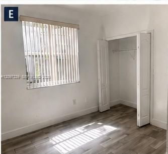 For Rent: $2,200 (3 beds, 2 baths, 1060 Square Feet)