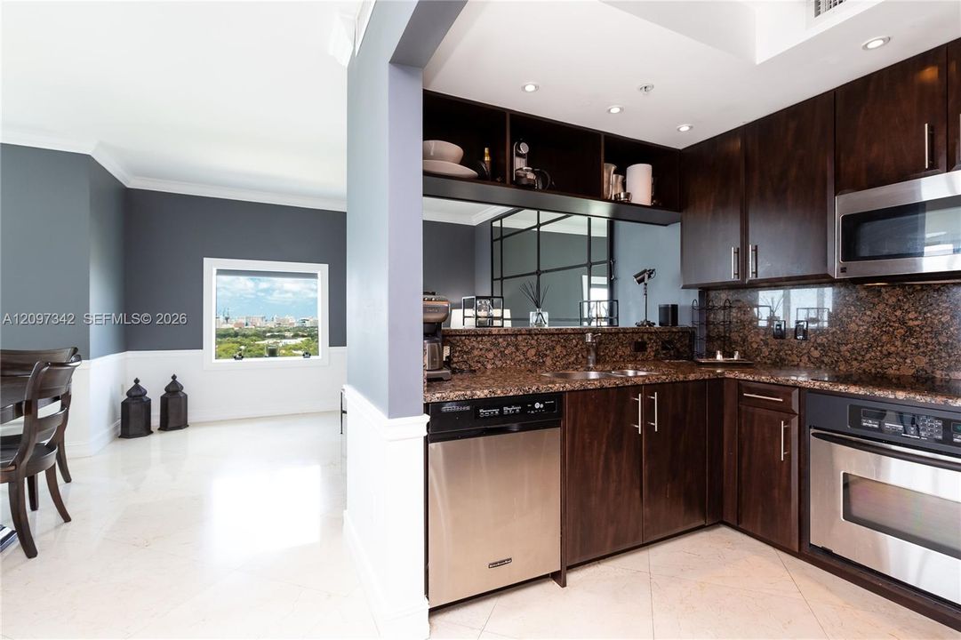 For Rent: $8,000 (1 beds, 1 baths, 1084 Square Feet)