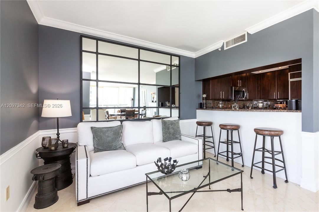 For Rent: $8,000 (1 beds, 1 baths, 1084 Square Feet)