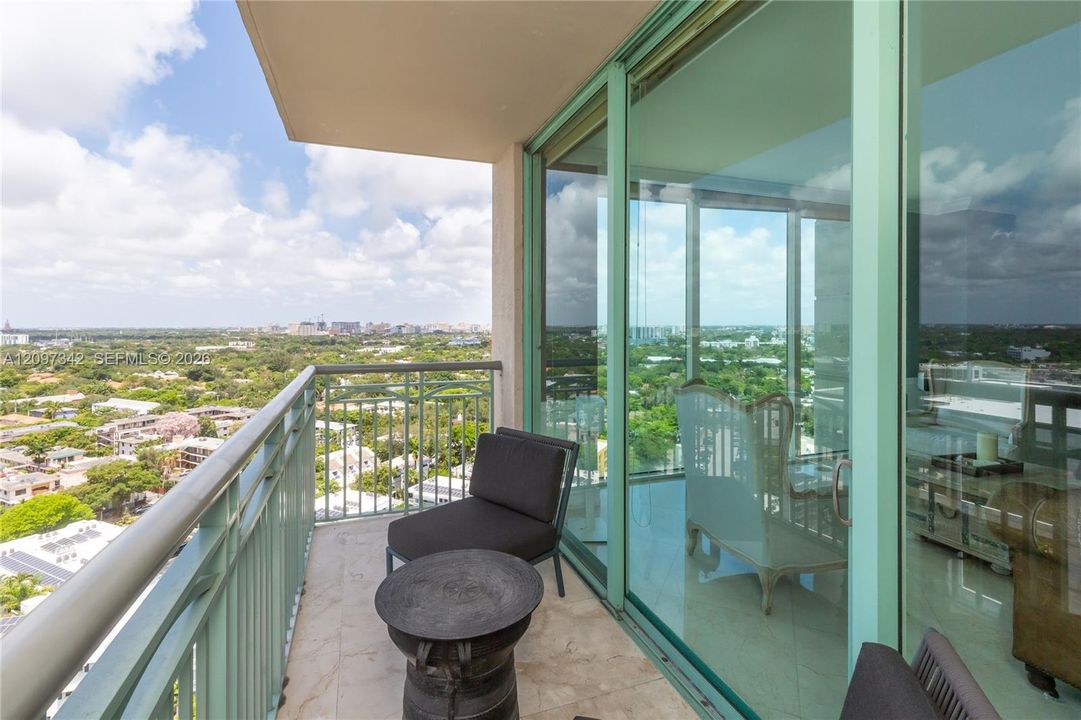 For Rent: $8,000 (1 beds, 1 baths, 1084 Square Feet)