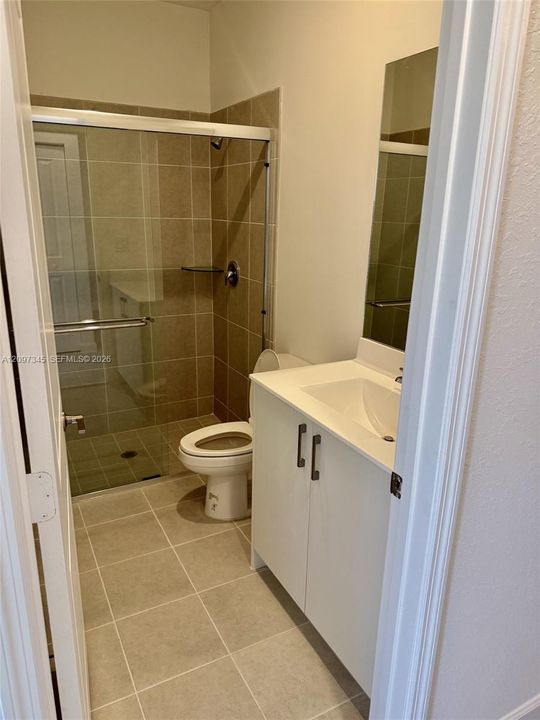 For Rent: $3,950 (5 beds, 3 baths, 3105 Square Feet)