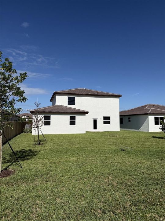 For Rent: $3,950 (5 beds, 3 baths, 3105 Square Feet)