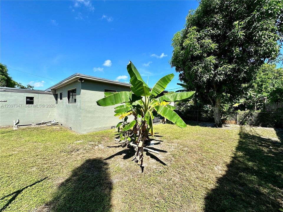 For Rent: $3,500 (3 beds, 2 baths, 1338 Square Feet)