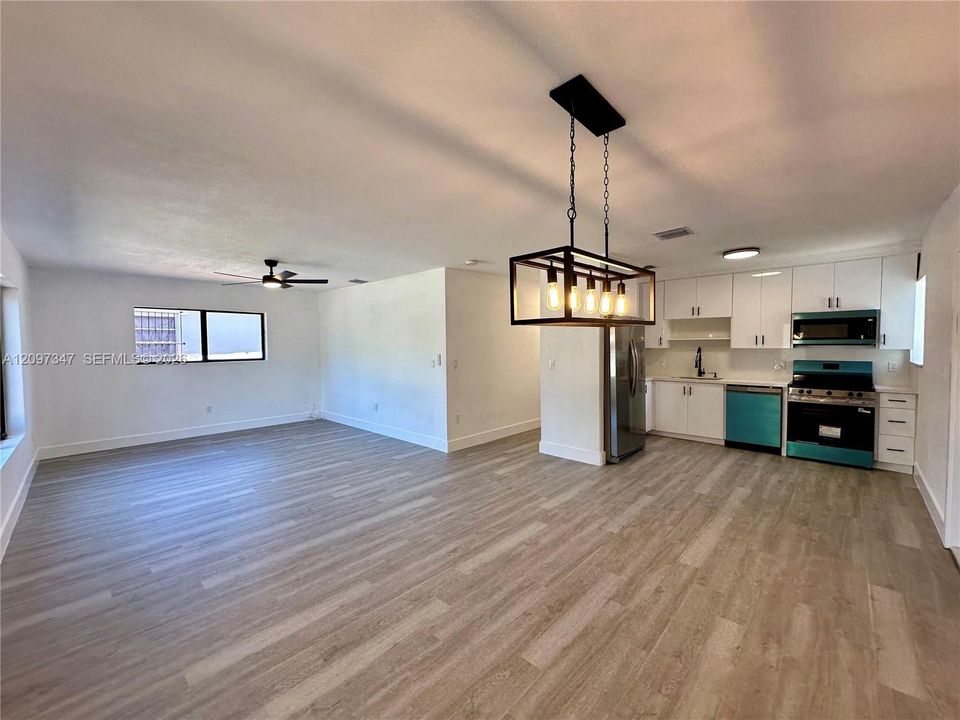 For Rent: $3,500 (3 beds, 2 baths, 1338 Square Feet)