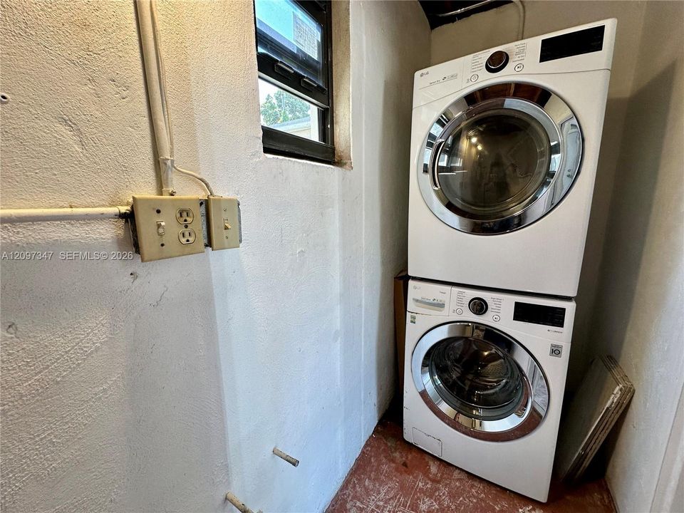 For Rent: $3,500 (3 beds, 2 baths, 1338 Square Feet)