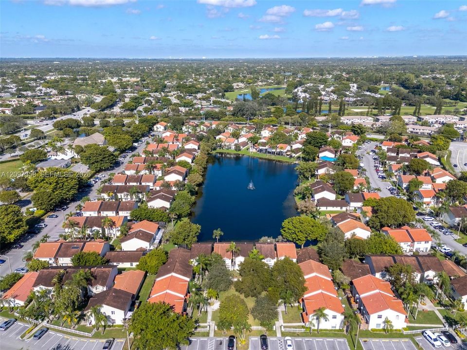 For Rent: $2,700 (2 beds, 2 baths, 1121 Square Feet)